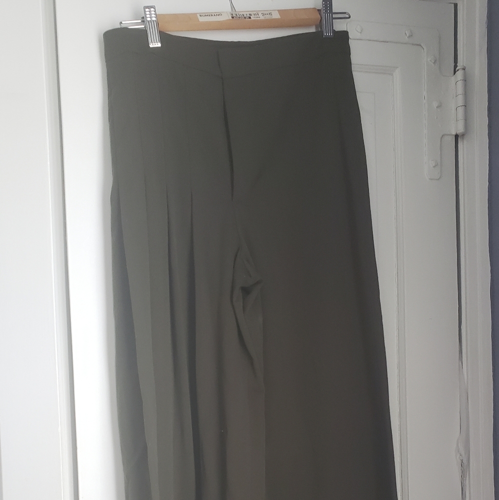 Zara wide legged pleated trouser pants